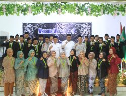 Hadiri Wisuda Kelas XII SMK Nurba, Gus Hanif Beri Pesan kepada Para Wisudawan