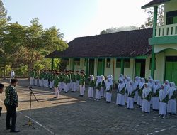 Peringati Harlah Ma,arif NU 95, SMK NU Roudlotul Furqon Banyubiru Gelar Upacara Dan Menghias Tumpeng